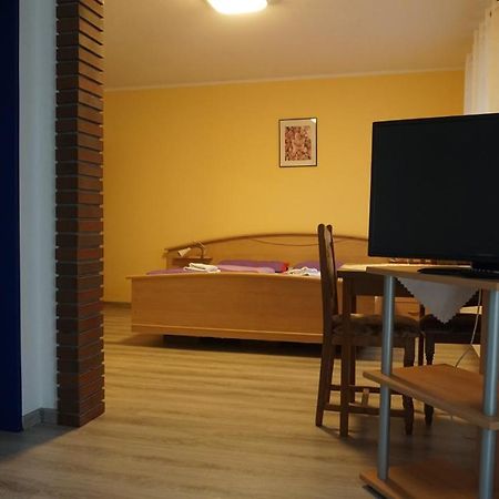 נויהרלינגרזיל Logia Hotel Garni מראה חיצוני תמונה