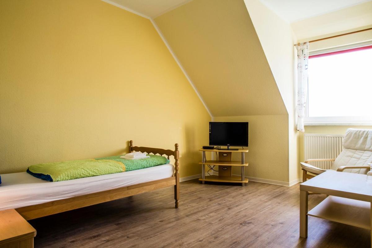 נויהרלינגרזיל Logia Hotel Garni מראה חיצוני תמונה