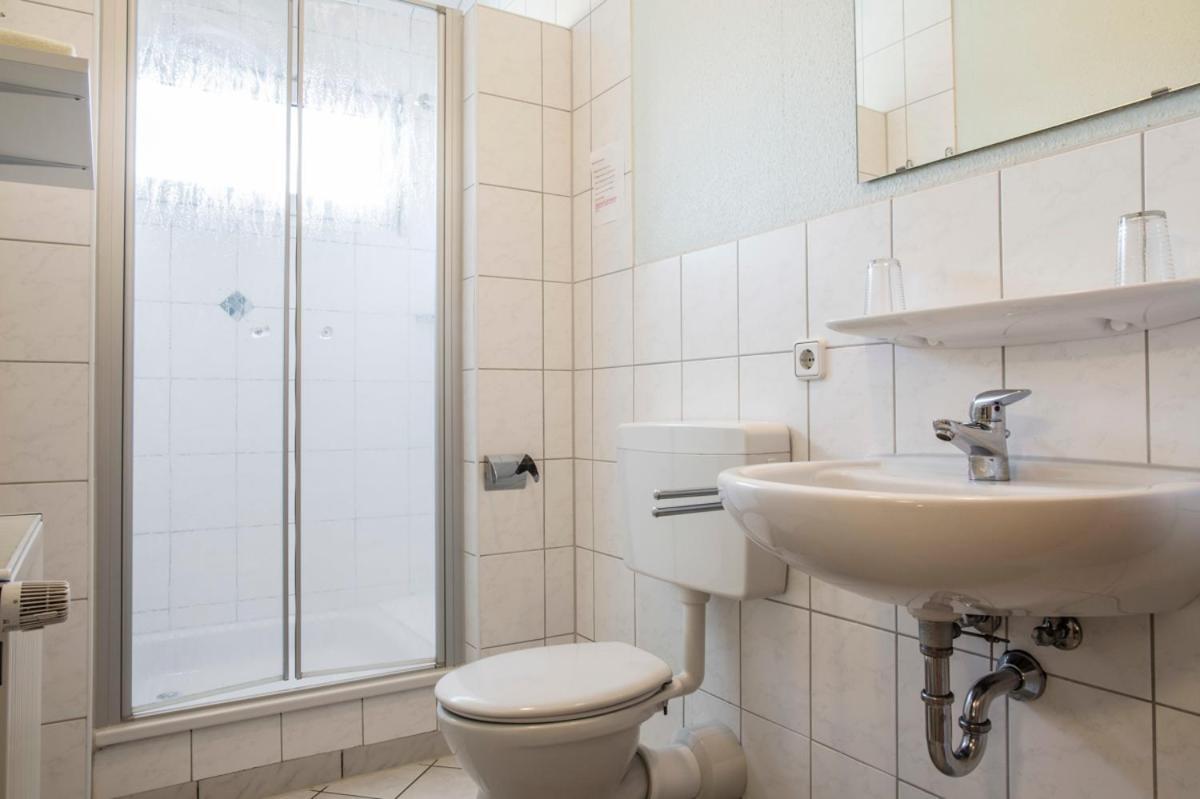 נויהרלינגרזיל Logia Hotel Garni מראה חיצוני תמונה
