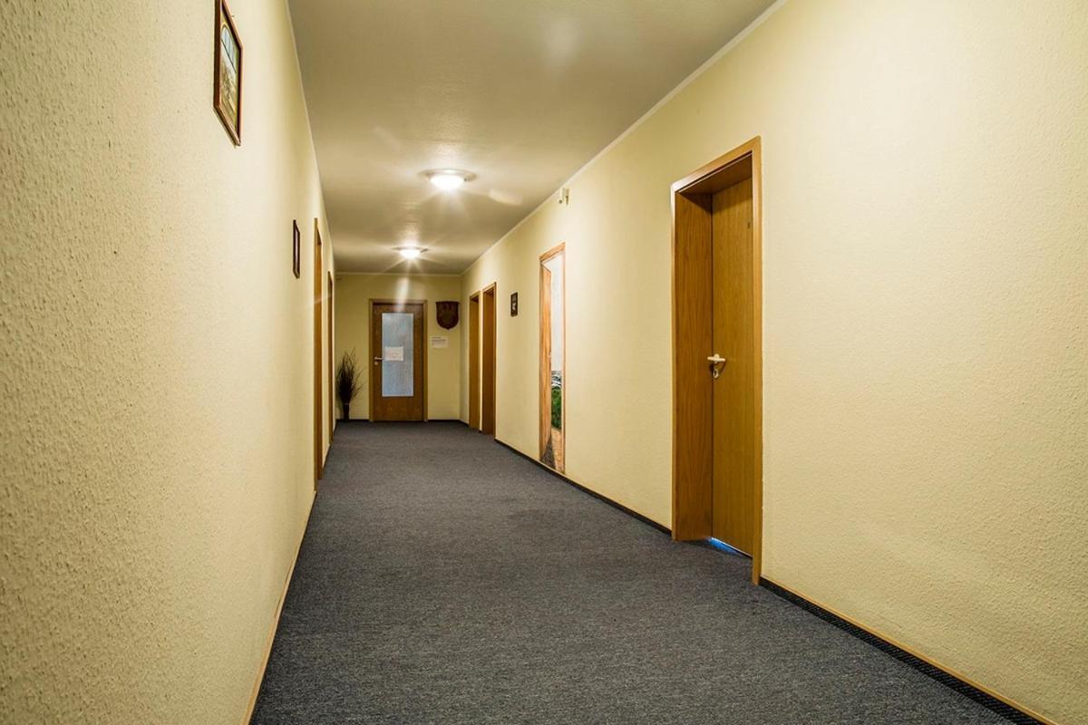 נויהרלינגרזיל Logia Hotel Garni מראה חיצוני תמונה