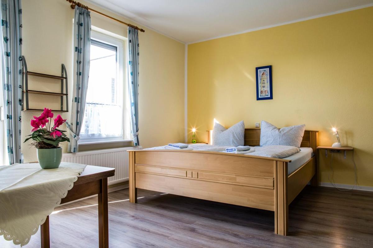 נויהרלינגרזיל Logia Hotel Garni מראה חיצוני תמונה