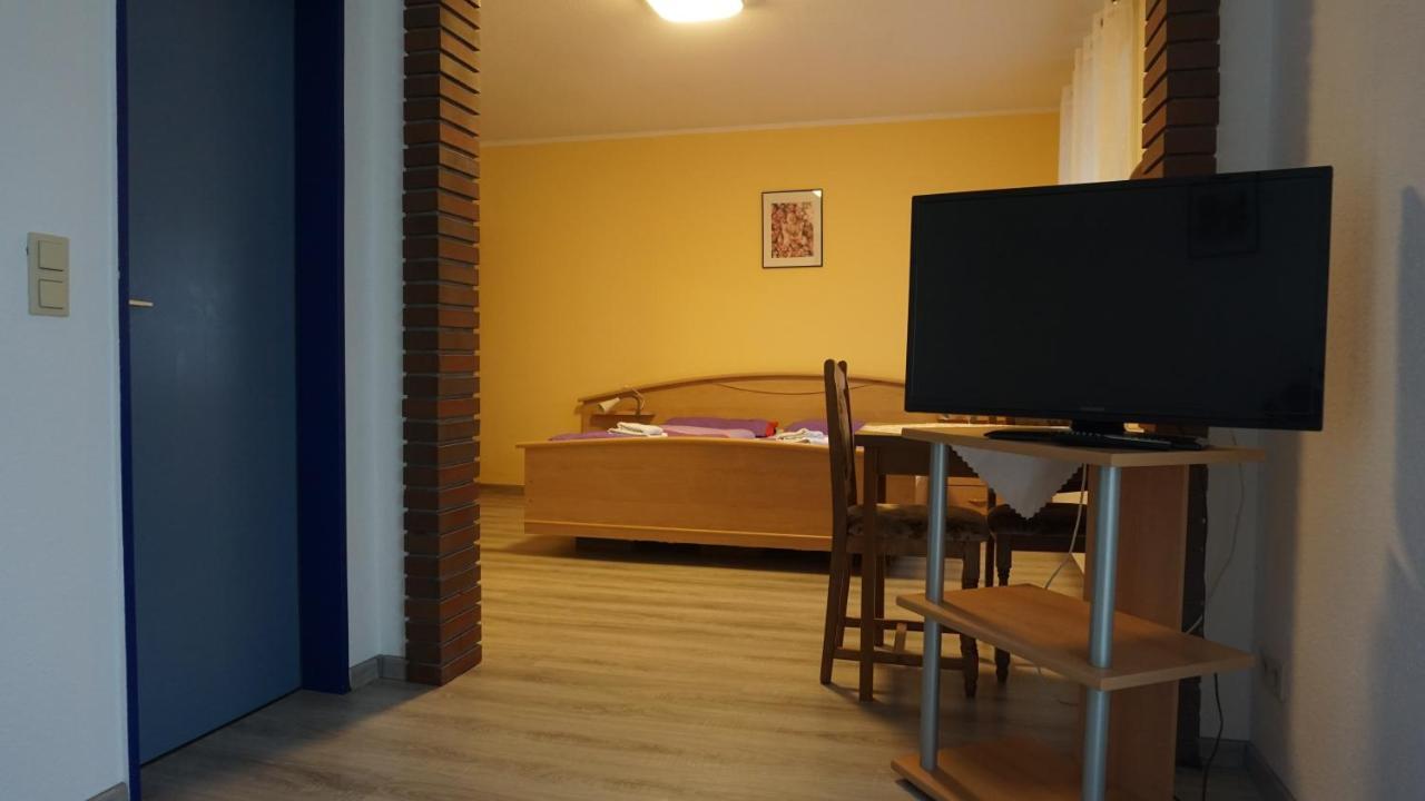 נויהרלינגרזיל Logia Hotel Garni מראה חיצוני תמונה