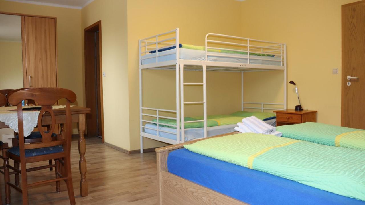 נויהרלינגרזיל Logia Hotel Garni מראה חיצוני תמונה